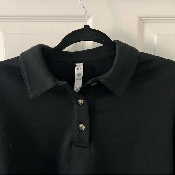 NWT ALO Yoga cropped Polo Henley pullover sweatshirt in black, small - Picture 9 of 12